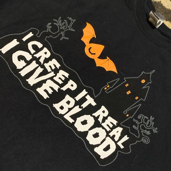 M Vintage unique quirky Dracula Vampire Halloween Blood Donor tee - Picture 2 of 8